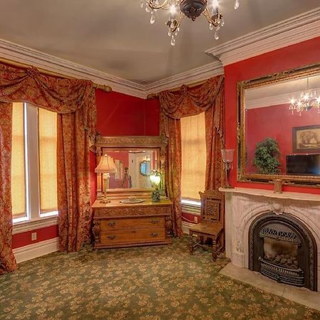 Merry Mansion East Dubuque Εξωτερικό φωτογραφία