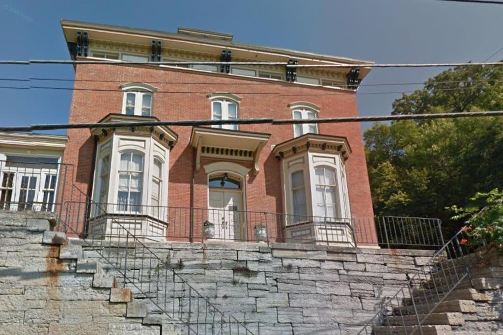 Merry Mansion East Dubuque Εξωτερικό φωτογραφία